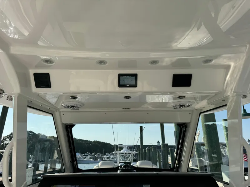 Slide: The Image of Everglades 395 Center Console 2024 - 60