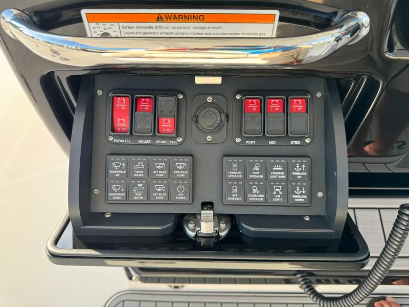 Slide: The Image of Everglades 395 Center Console 2024 - 63