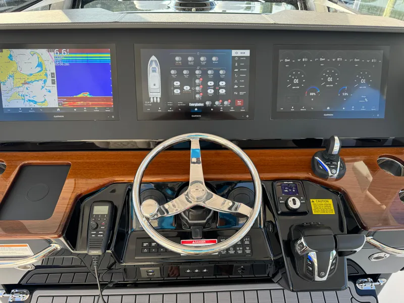 Slide: The Image of Everglades 395 Center Console 2024 - 68