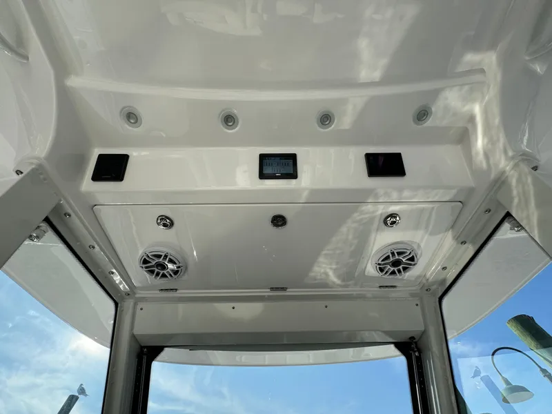 Slide: The Image of Everglades 395 Center Console 2024 - 70