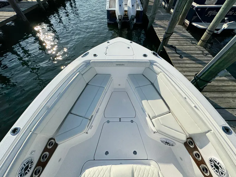 Slide: The Image of Everglades 395 Center Console 2024 - 80