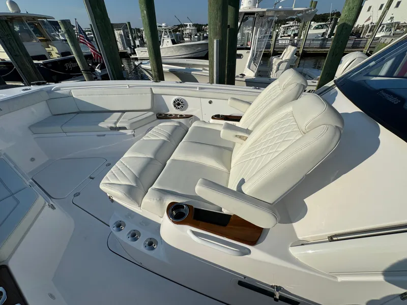 Slide: The Image of Everglades 395 Center Console 2024 - 95