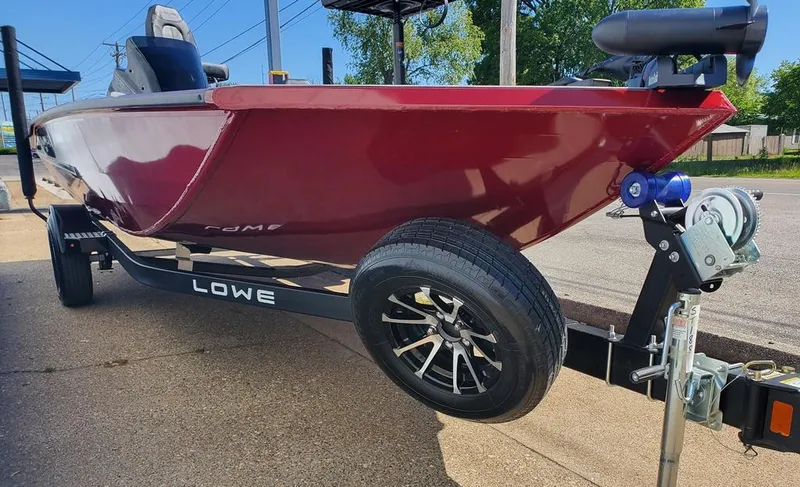 Slide: The Image of Matching spare tire & mount - 9