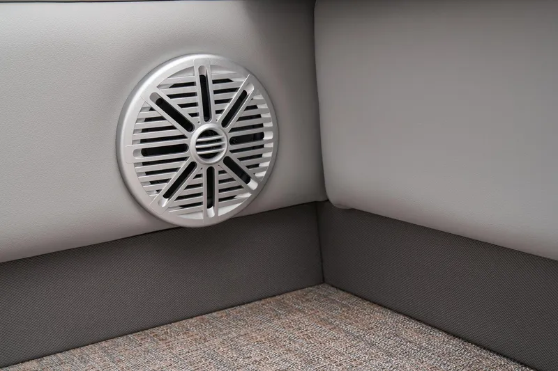 Slide: The Image of Ranger Reata 220C - 15