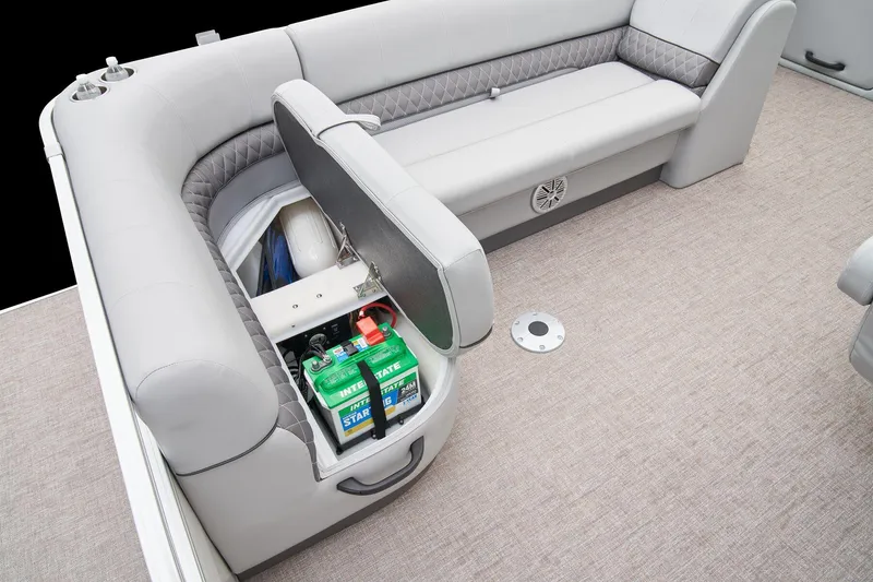 Slide: The Image of Ranger Reata 220C - 18