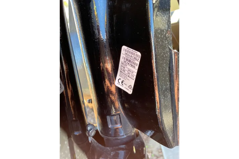 Slide: The Image of Label on Tracker Grizzly 1648 SC, 2023 model, showing specifications and serial number. - 33