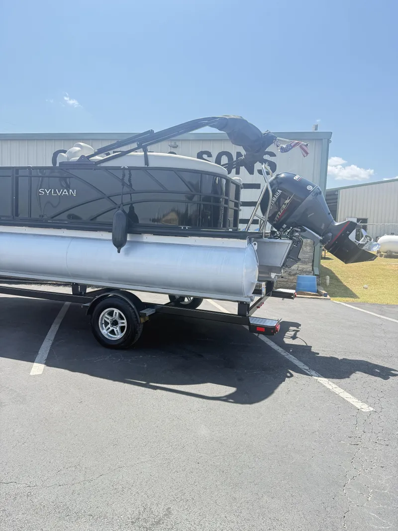 Slide: The Image of Sylvan Mirage Cruise 820 LZ 2023 - 1