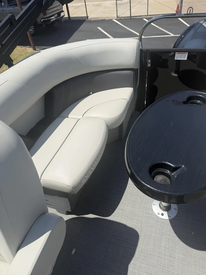 Slide: The Image of Sylvan Mirage Cruise 820 LZ 2023 - 17