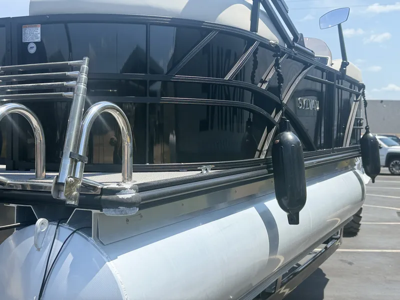 Slide: The Image of Sylvan Mirage Cruise 820 LZ 2023 - 9