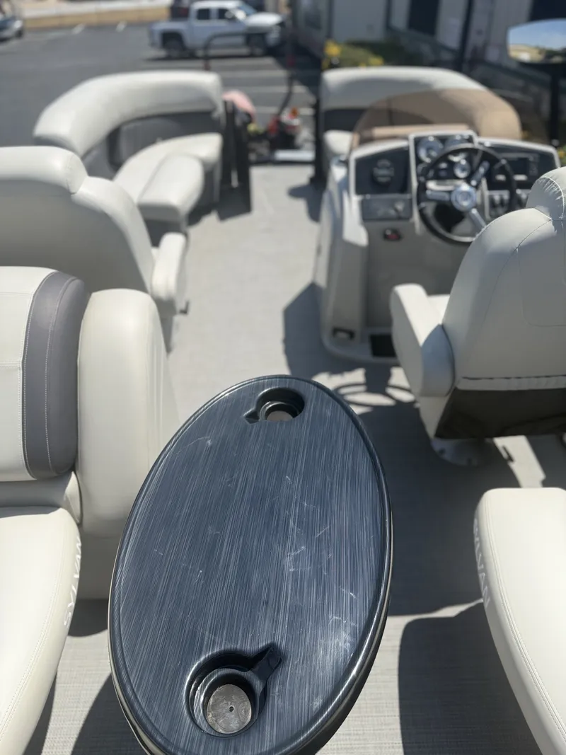 Slide: The Image of Sylvan Mirage Cruise 820 LZ 2023 - 26