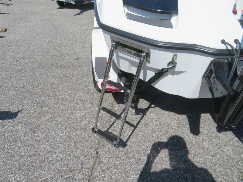 Slide: The Image of 2023 Vexus VX20 boat with a foldable rear ladder. - 8