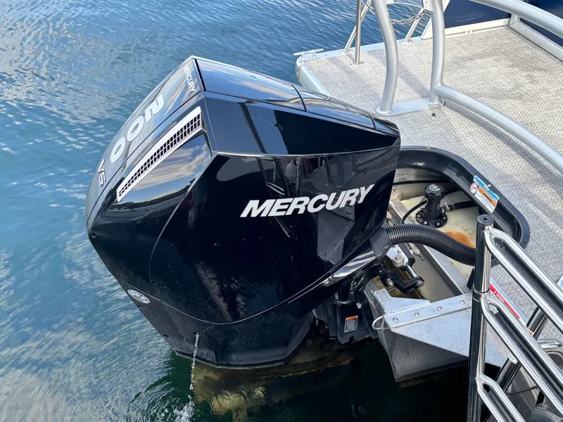 Slide: The Image of Premier 250 Solaris RL 2023 - 194