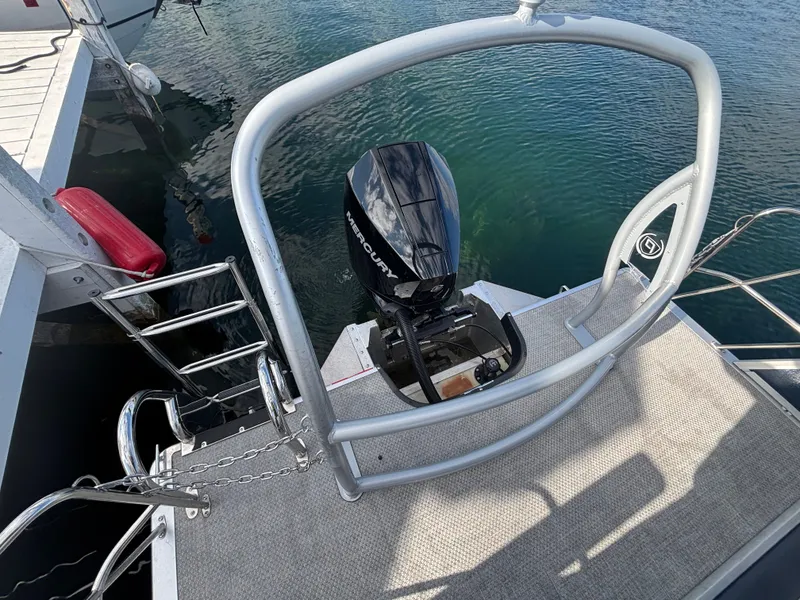 Slide: The Image of Premier 250 Solaris RL 2023 - 198