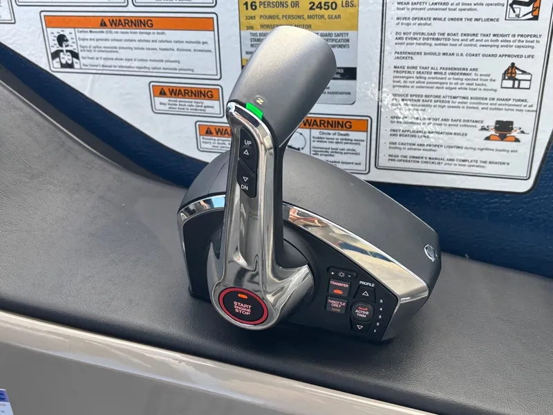 Slide: The Image of Premier 250 Solaris RL 2023 - 205