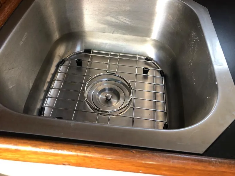 Slide: The Image of Stainless steel sink with grid, Marshall 22 model, 1977. - 9