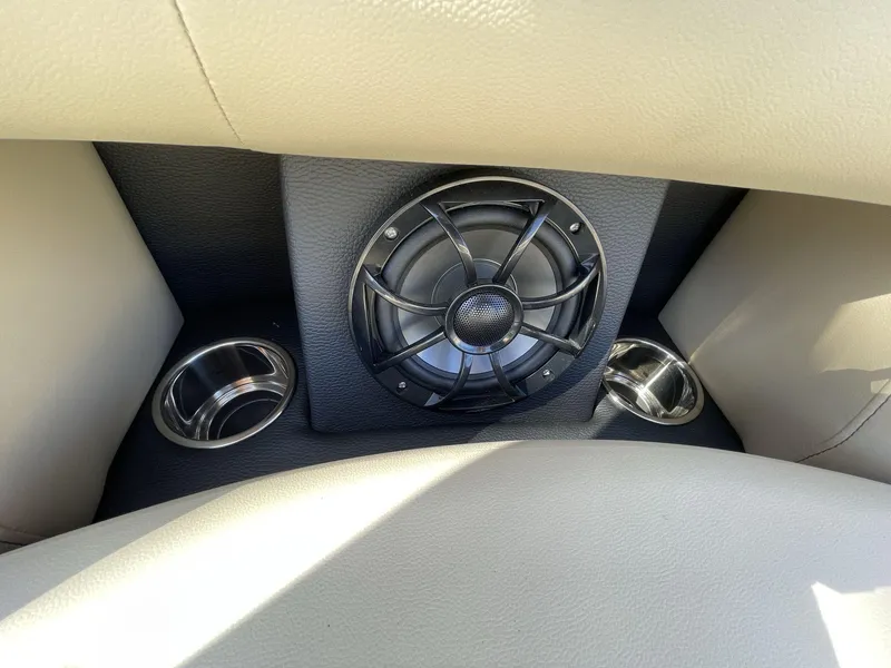 Slide: The Image of South Bay 525 RS 2023 - 27