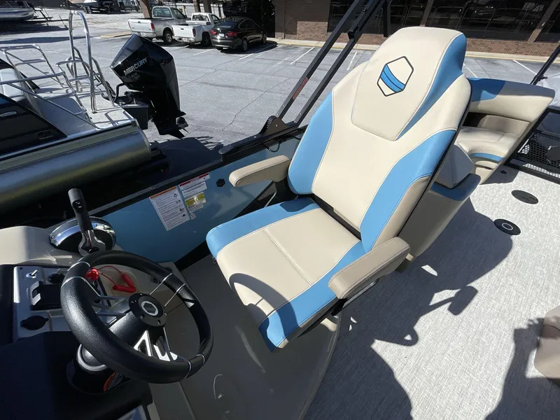 Slide: The Image of South Bay 525 RS 2023 - 8