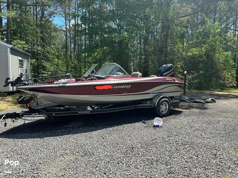 Slide: The Image of 2015 Stratos 486 SF for sale in Braxton, MS - 10
