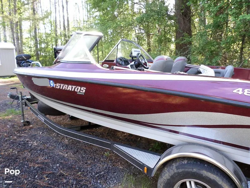 Slide: The Image of 2015 Stratos 486 SF for sale in Braxton, MS - 11