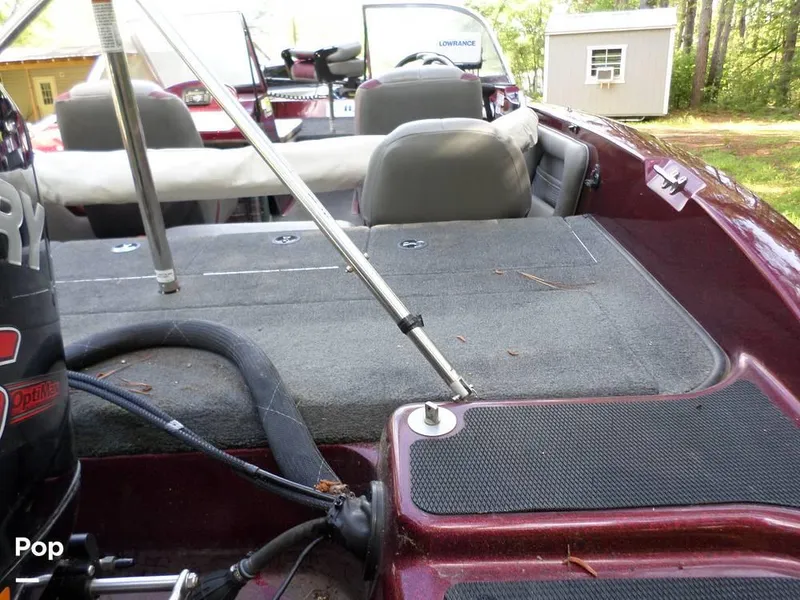 Slide: The Image of 2015 Stratos 486 SF for sale in Braxton, MS - 15