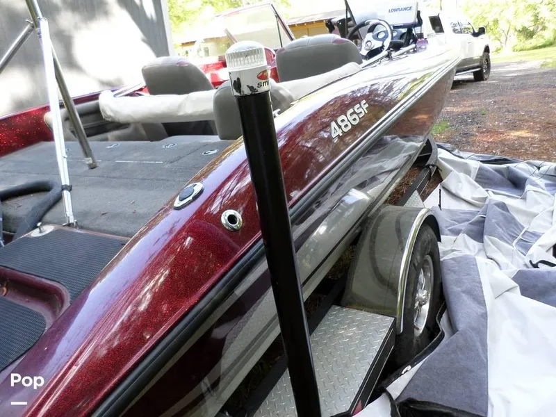 Slide: The Image of 2015 Stratos 486 SF for sale in Braxton, MS - 16