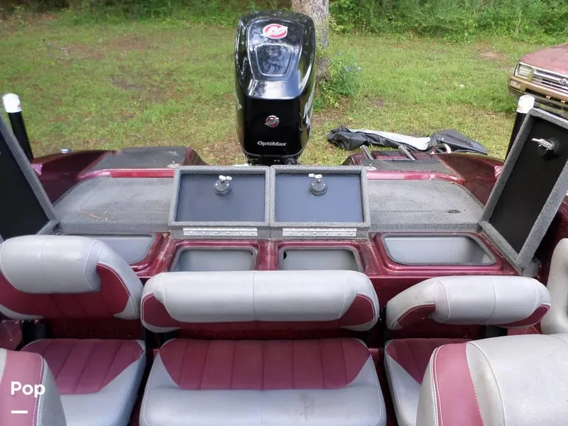 Slide: The Image of 2015 Stratos 486 SF for sale in Braxton, MS - 20