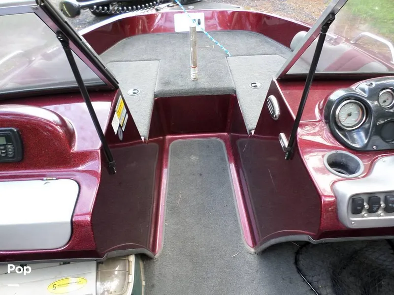 Slide: The Image of 2015 Stratos 486 SF for sale in Braxton, MS - 21