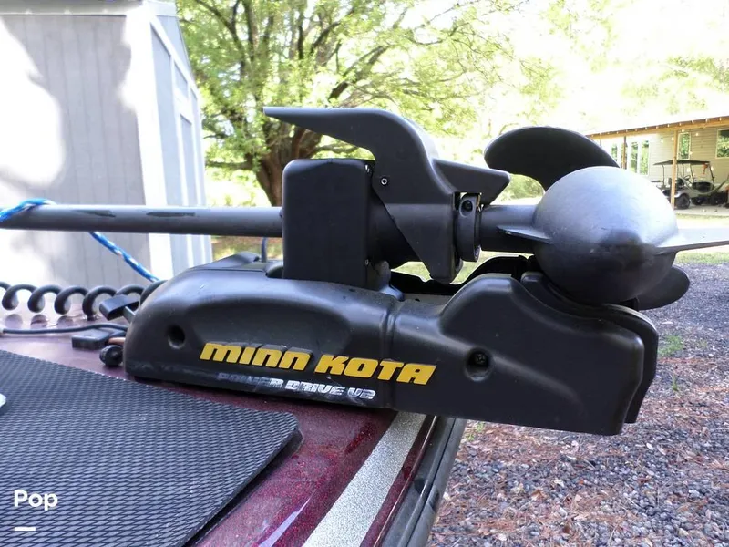 Slide: The Image of 2015 Stratos 486 SF for sale in Braxton, MS - 22