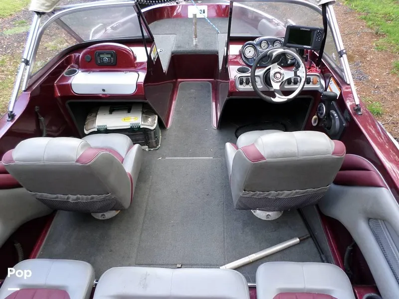 Slide: The Image of 2015 Stratos 486 SF for sale in Braxton, MS - 24