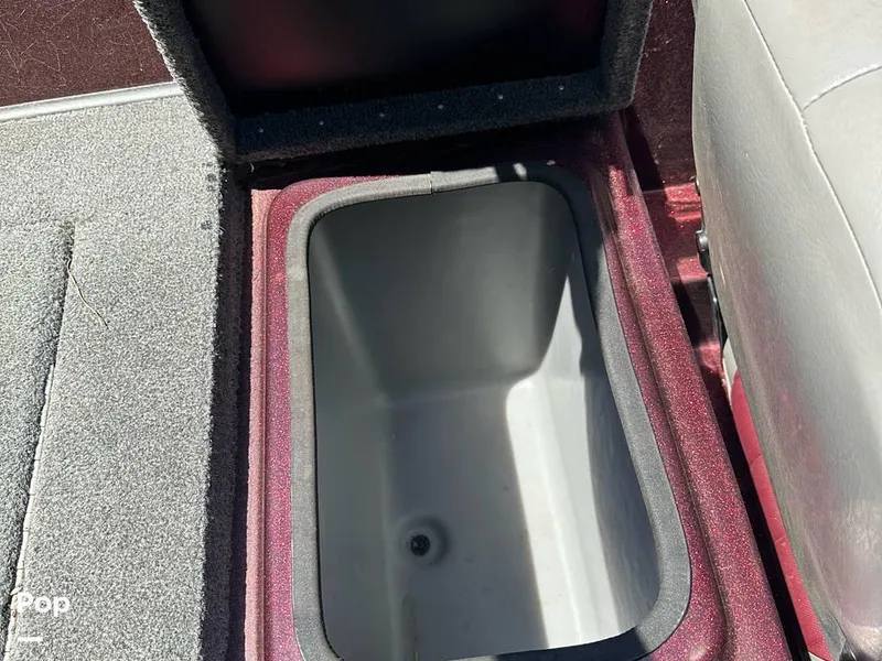 Slide: The Image of 2015 Stratos 486 SF for sale in Braxton, MS - 25