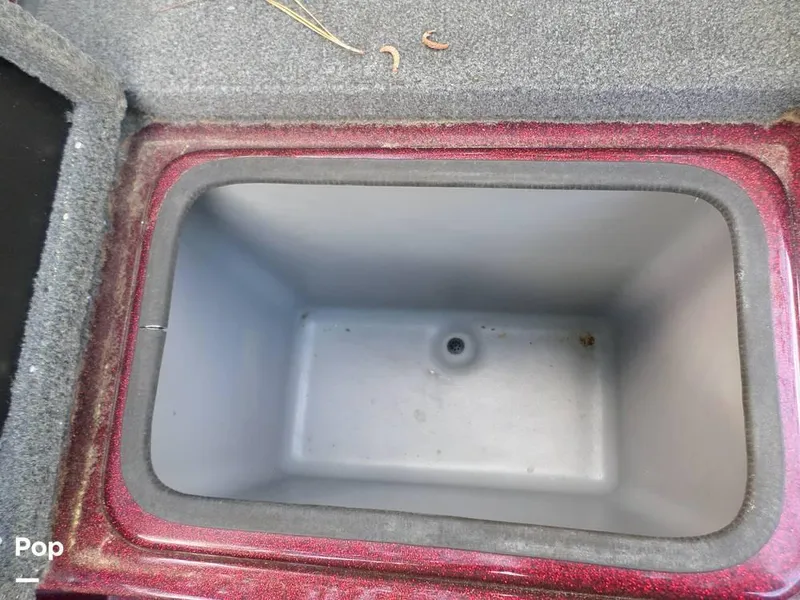 Slide: The Image of 2015 Stratos 486 SF for sale in Braxton, MS - 32