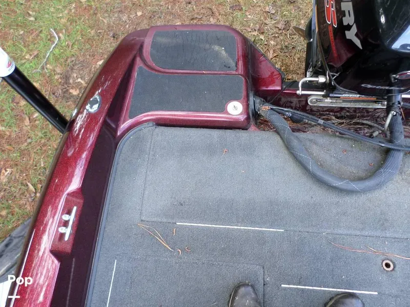 Slide: The Image of 2015 Stratos 486 SF for sale in Braxton, MS - 36