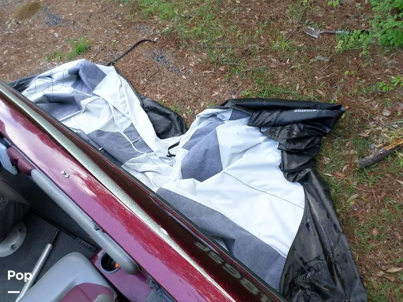 Slide: The Image of 2015 Stratos 486 SF for sale in Braxton, MS - 38