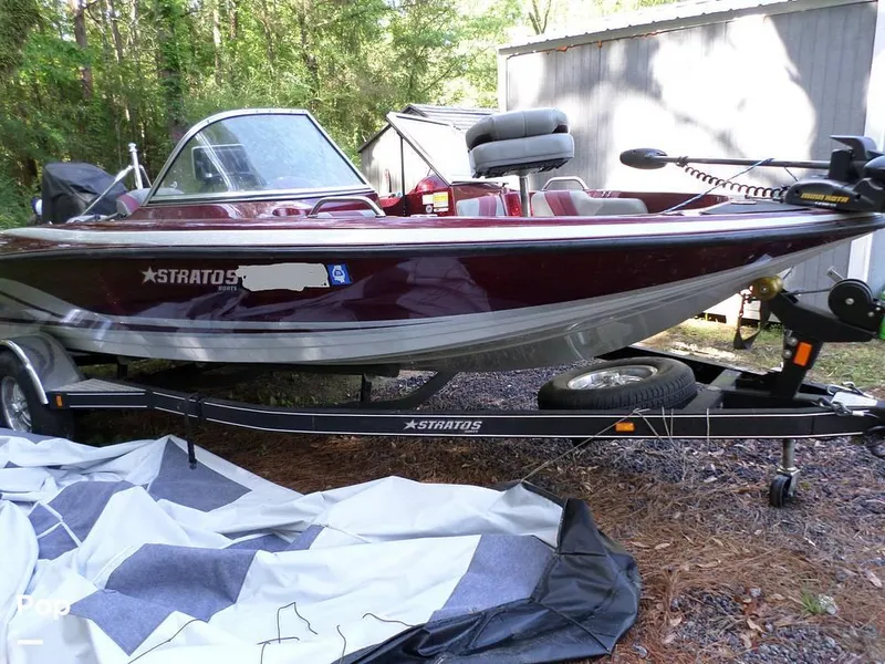 Slide: The Image of 2015 Stratos 486 SF for sale in Braxton, MS - 4