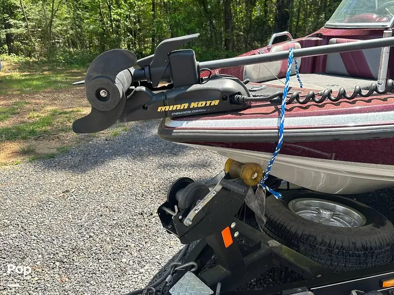 Slide: The Image of 2015 Stratos 486 SF for sale in Braxton, MS - 48