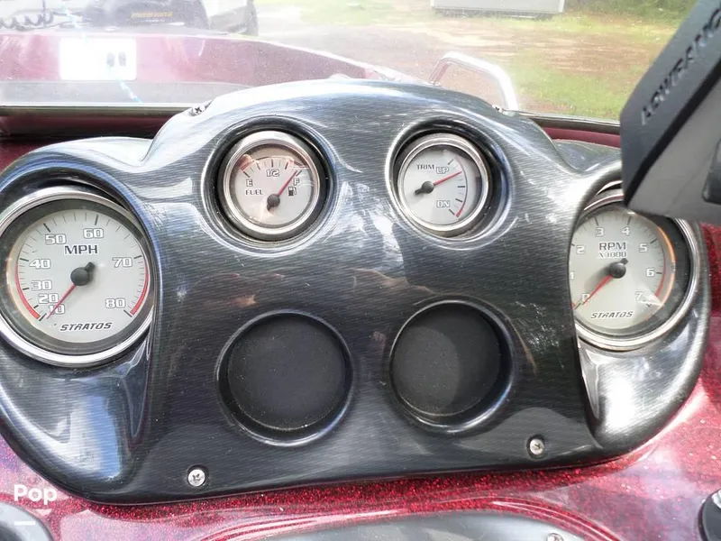 Slide: The Image of 2015 Stratos 486 SF for sale in Braxton, MS - 50