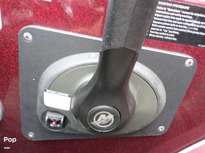 Slide: The Image of 2015 Stratos 486 SF for sale in Braxton, MS - 57