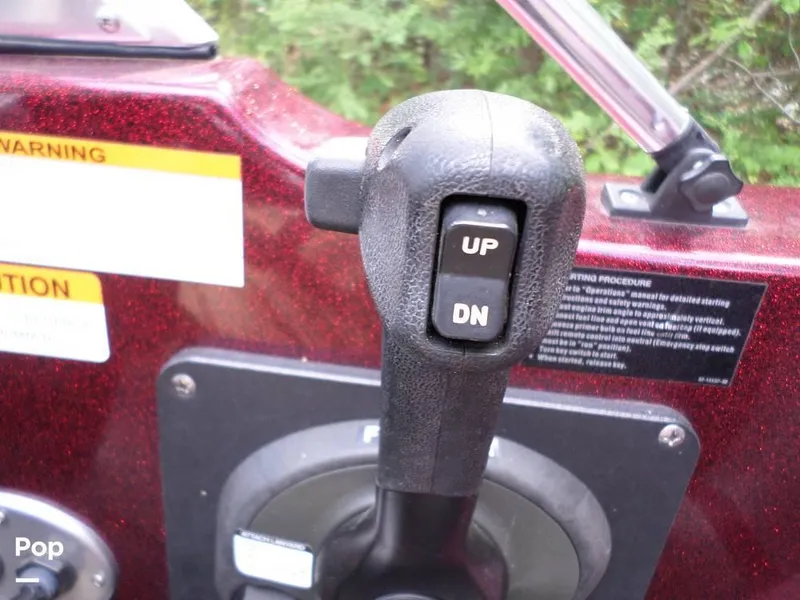 Slide: The Image of 2015 Stratos 486 SF for sale in Braxton, MS - 58