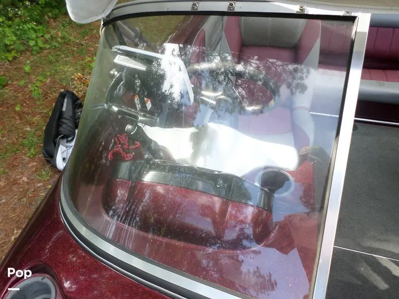 Slide: The Image of 2015 Stratos 486 SF for sale in Braxton, MS - 60