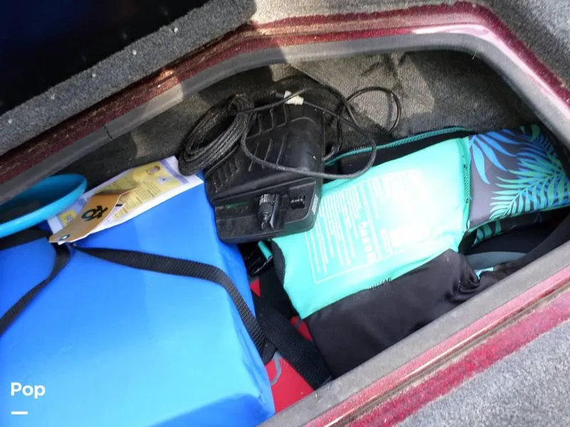 Slide: The Image of 2015 Stratos 486 SF for sale in Braxton, MS - 73