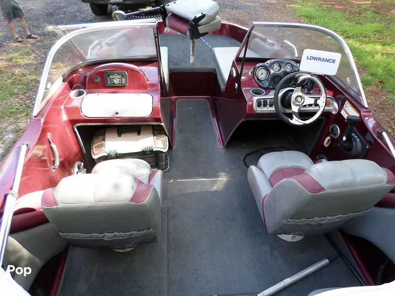 Slide: The Image of 2015 Stratos 486 SF for sale in Braxton, MS - 74