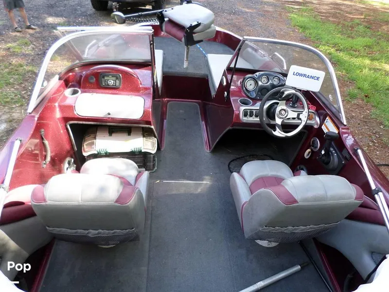 Slide: The Image of 2015 Stratos 486 SF for sale in Braxton, MS - 75