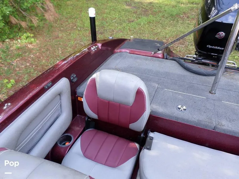 Slide: The Image of 2015 Stratos 486 SF for sale in Braxton, MS - 79