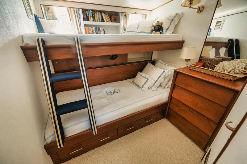 Slide: The Image of Guest Stateroom Aft - 21