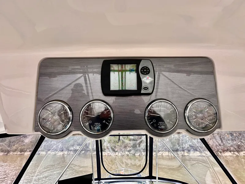 Slide: The Image of Sea Ray 500 Sedan Bridge 2005 - 44