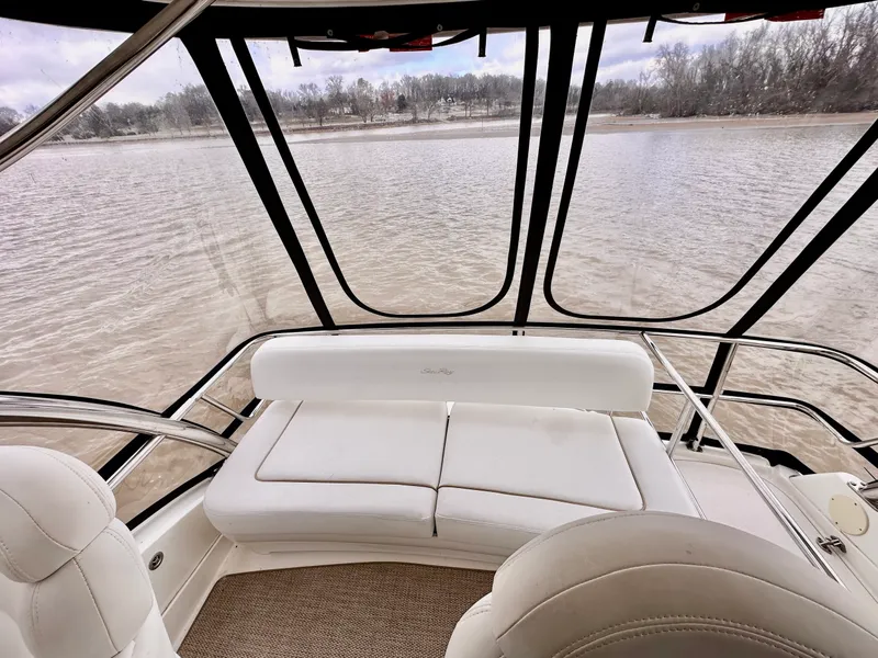 Slide: The Image of Sea Ray 500 Sedan Bridge 2005 - 41