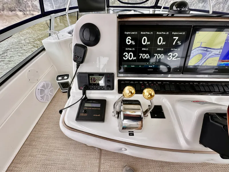 Slide: The Image of Sea Ray 500 Sedan Bridge 2005 - 43