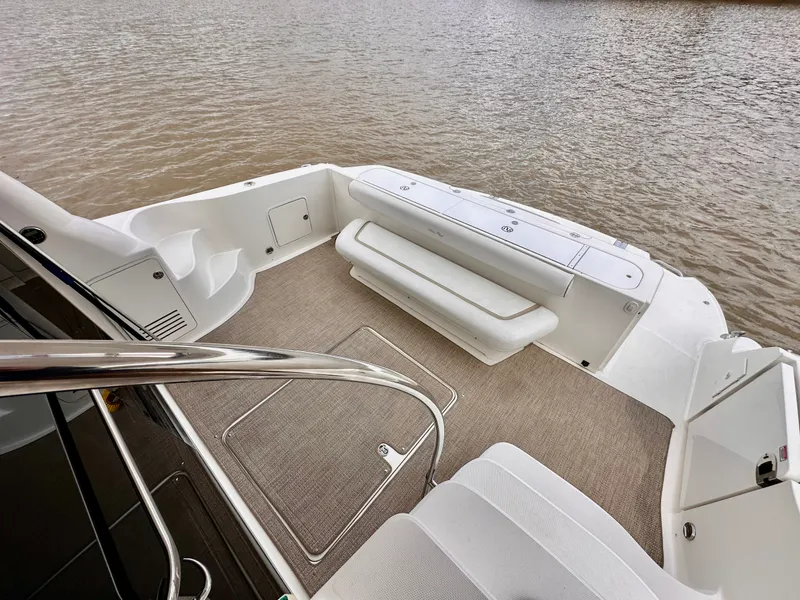 Slide: The Image of Sea Ray 500 Sedan Bridge 2005 - 32