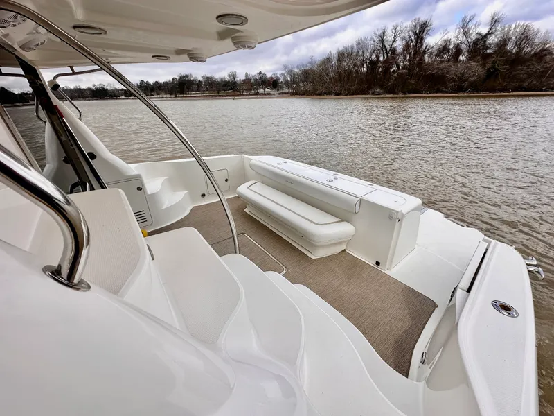 Slide: The Image of Sea Ray 500 Sedan Bridge 2005 - 30