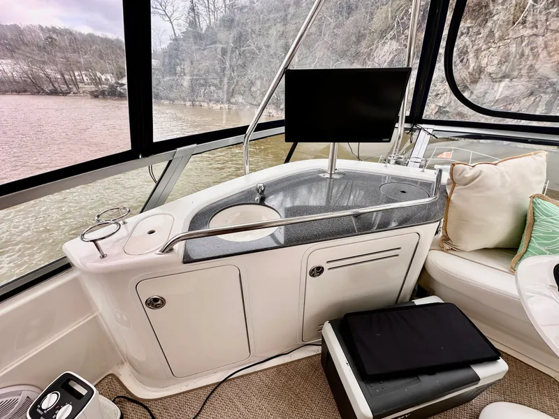 Slide: The Image of Sea Ray 500 Sedan Bridge 2005 - 53